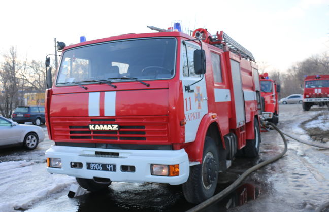 На фабрике пластмассовых изделий в Харькове произошел масштабный пожар