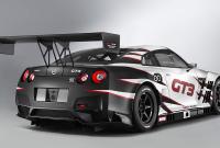 Nissan уместил сборку гоночного GT-R в три минуты (видео)