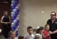 На детском утреннике в РФ спели песню группы "Бутырка" (видео)