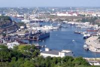 Кабмин через 2 года после аннексии Крыма официально закрыл рыбные порты Севастополя и Керчи