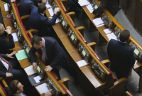 Депутат из "Видродження" "кнопкодавил" за троих однопартийцев (видео)