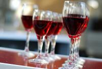 Ученые рассказали, почему вино полезно для здоровья