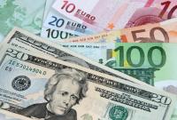 Украинцы возвращают иностранную валюту в банки