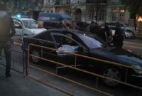 В центре Киева со стрельбой задержали Mercedes