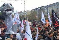 В Германии десятки тысяч людей протестуют против ЗСТ между ЕС и США
