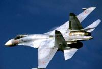 Российский Су-27 снова совершил маневр возле самолета-разведчика США