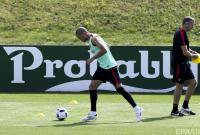 Отец основного защитника сборной Португалии заявил, что его сын сможет сыграть в финале Евро-2016