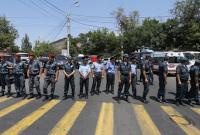 СНБ Армении назвала захват здания полиции в Ереване терактом