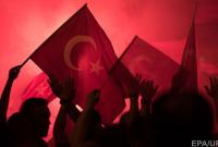 В Стамбуле тысячи активистов требуют смертной казни для участников переворота