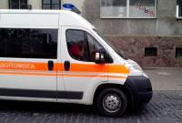 Во Львове водитель микроавтобуса сбил на тротуаре двоих женщин с детьми и сбежал