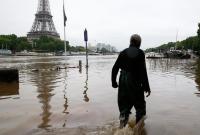 Наводнение в Париже: вода в Сене может подняться выше 6,5 метра