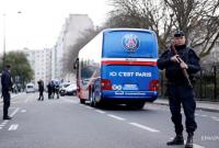 Во Франции неизвестные обстреляли туристический автобус