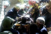 Обвал дома в Киеве: спасатели извлекли подростка из-под завалов