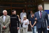 Порошенко пообещал освободить Сенцова и Кольченко