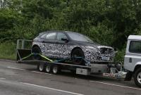 Jaguar тестирует гибридный SUV