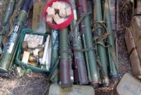 В Донецкой области обнаружили тайник с оружием