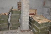 В зоне АТО боевики разместили в школе склады с боеприпасами
