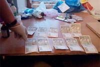 На Донетчине полицейские задержали чиновника с взяткой в 5 тысяч гривен (фото)
