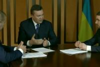 Янукович после длительной паузы показался на камеры (видео)