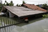 Жертв наводнений в Шри-Ланке уже более ста