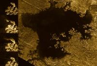 Эксперты NASA обнаружили волны в углеводородном море Титана