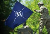 Инструкторы НАТО уже подготовили четыре батальона украинских военных - Фриз