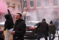 Украинское консульство в Санкт-Петербурге забросали костями