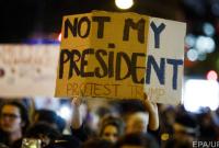Американцы вышли на улицы против Трампа