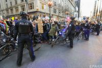 В штате Индиана полицейские пострадали на митинге против Трампа