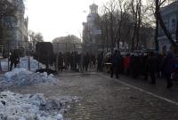 В Киеве на Майдане начали собираться митингующие: якобы из-за подорожания хлеба и тарифов