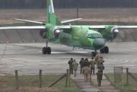 Украинские военные возобновили аэродромные средства связи в зоне АТО (видео)