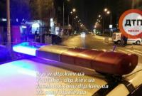 В Киеве пьяные прохожие избили девушку полицейскую