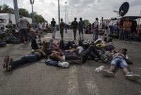 Беженцы устроили погромы в лагерях для мигрантов в Греции и Болгарии