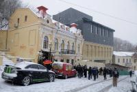 Петиция к властям Киева с требованием разобрать фасад Театра на Подоле набрала более 2,7 тысячи подписей