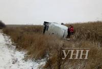 Вблизи Ровно с трассы слетел микроавтобус, водитель погиб