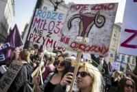 В Польше отказались от полного запрета абортов