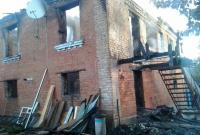 В Киевской области во время пожара погибли двое детей, оставленных родителями без присмотра
