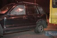 ДТП в Киеве: пьяный водитель врезался в маршрутку и перевернулся