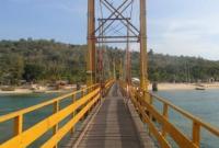 Мост рухнул вблизи Бали: 9 погибших