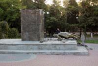 "Ленинопад" в Крыму: неизвестные разрушили памятник Ленину в Судаке