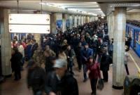 Из-за падения человека на рельсы приостановили работу "красной ветки" метро