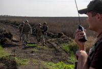 Украинские военные рассказали, как боевики пытаются отбить прямой путь на Мариуполь (видео)