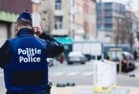 В Брюсселе неизвестный с ножом напал на полицейских