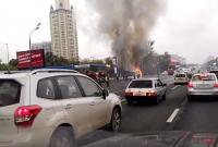 В Москве на Кутузовском проспекте загорелся рейсовый автобус (видео)