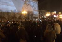 На Майдане произошла потасовка между активистами и правоохранителями (видео)