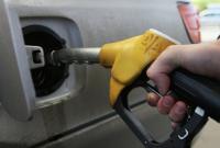 В зависимости от АЗС на литре бензина можно сэкономить или переплатить три гривни