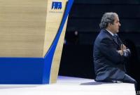 Платини отказался от участия в гонке за пост президента ФИФА