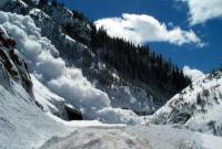ГСЧС предупреждает об опасности схода лавин в Ивано-Франковской области