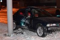 В Киеве автомобиль BMW протаранил столб (4 фото)