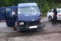 Легковушка столкнулась с микроавтобусом в Хмельницкой области, 11 человек пострадали